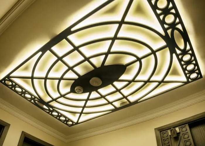 Hotel Cadence Design 3*