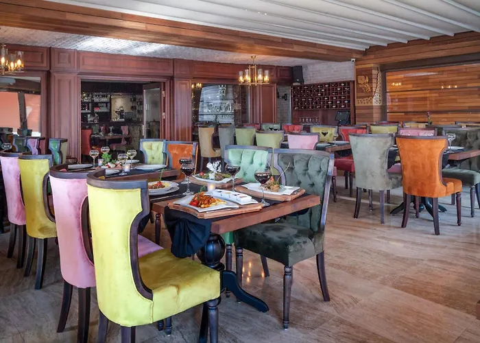 Hotel Cadence Design 3*